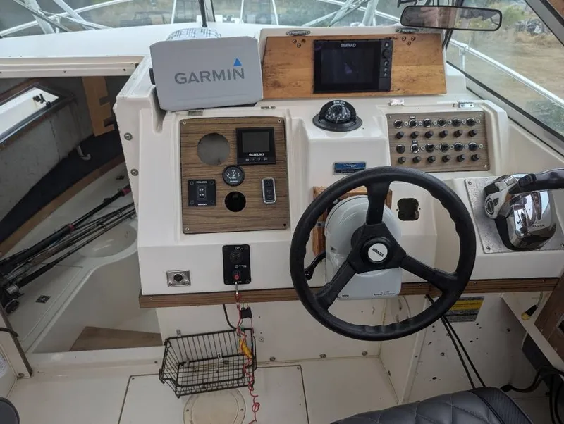 Slide: The Image of Grady-White Gulfstream 1990 - 17