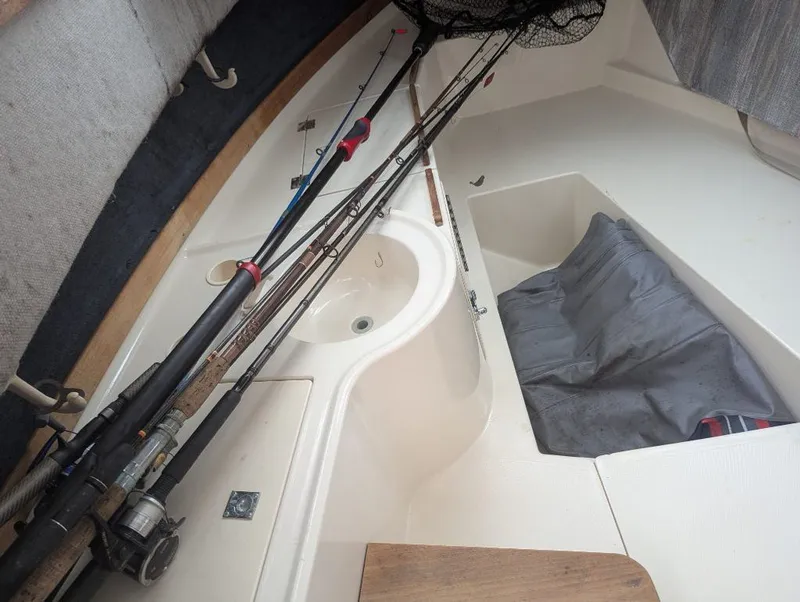 Slide: The Image of Grady-White Gulfstream 1990 - 22