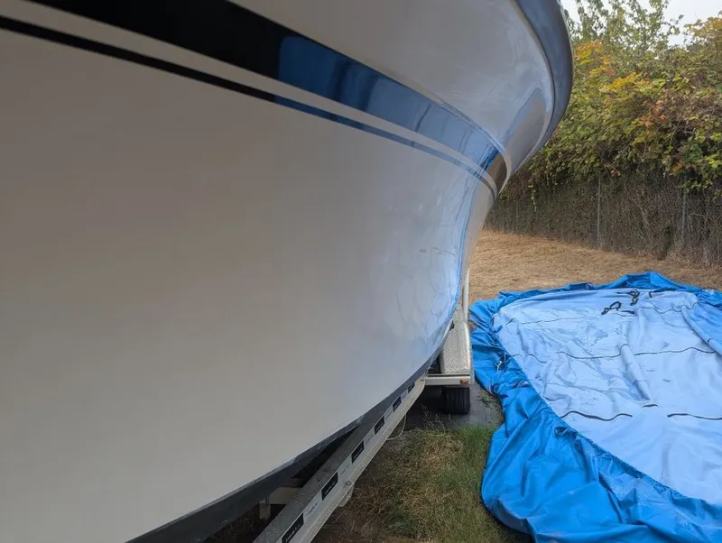 Slide: The Image of Grady-White Gulfstream 1990 - 23