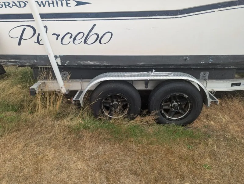 Slide: The Image of Grady-White Gulfstream 1990 - 29