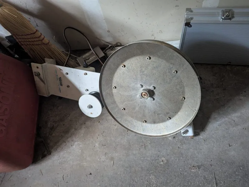 Slide: The Image of Grady-White Gulfstream 1990 - 32