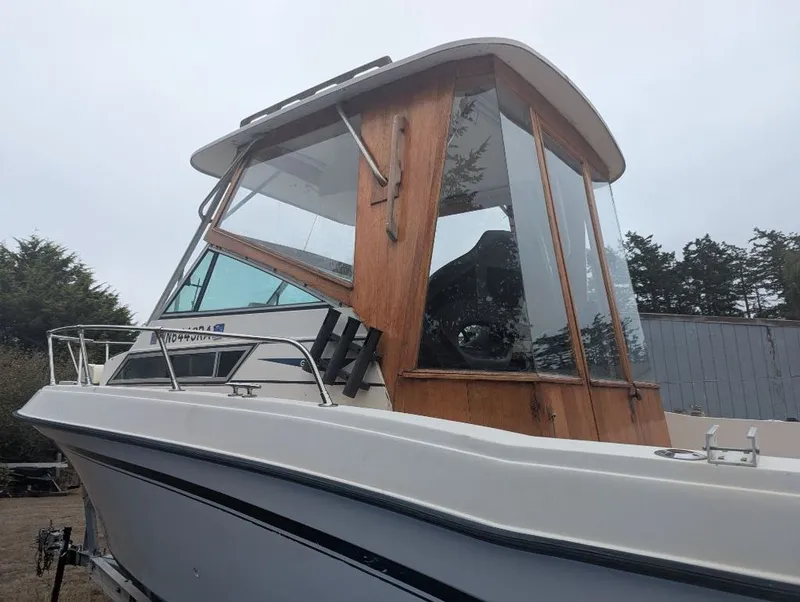 Slide: The Image of Grady-White Gulfstream 1990 - 4