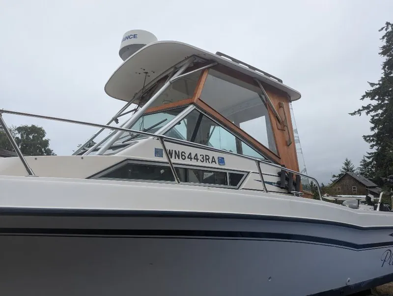 Slide: The Image of Grady-White Gulfstream 1990 - 8