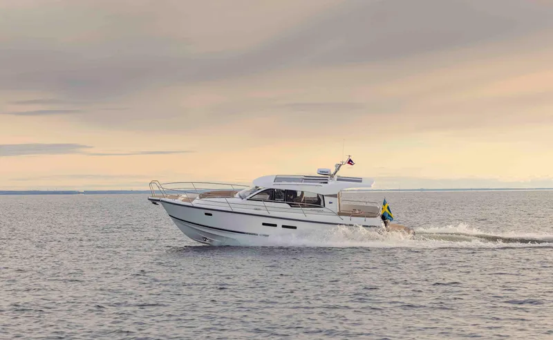 The Image of Nimbus 365 Coupe - 0