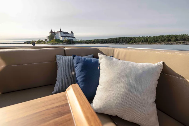 Slide: The Image of Nimbus 365 Coupe - 14