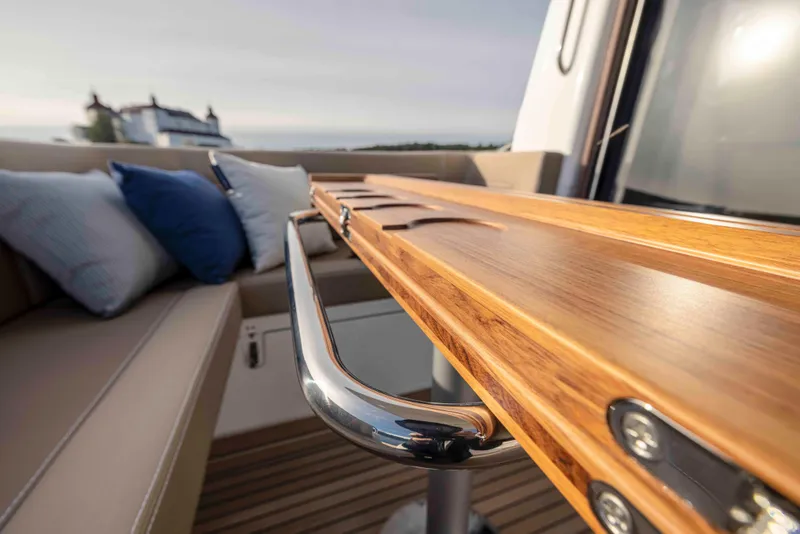 Slide: The Image of Nimbus 365 Coupe - 15