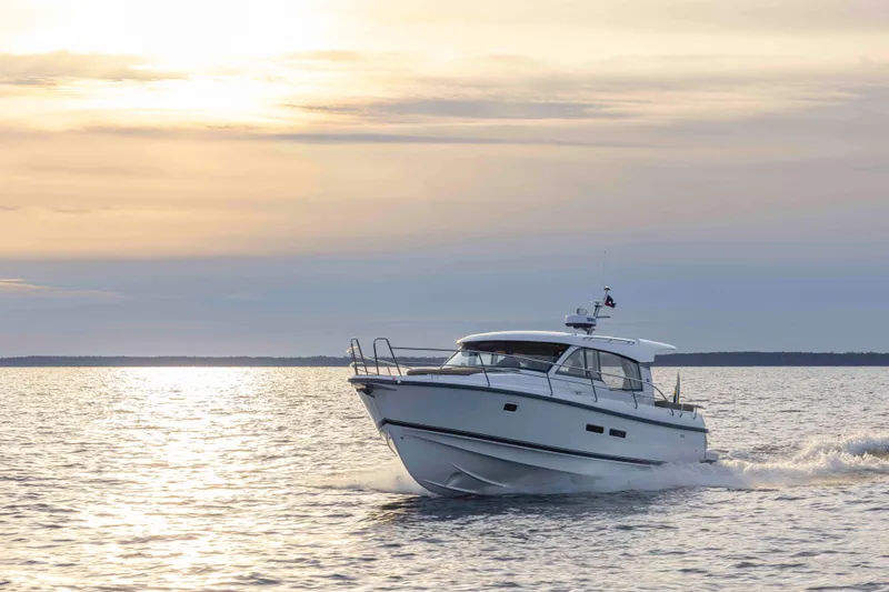 Slide: The Image of Nimbus 365 Coupe - 5