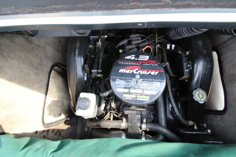 Slide: The Image of 1999 Bryant 182 boat engine, MerCruiser 4.3L, inboard motor view. - 17
