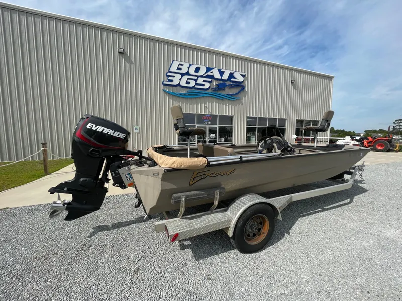 Slide: The Image of 2019 Excel 1860 Stalker SC boat with Evinrude motor at Boats 365 dealership. - 2