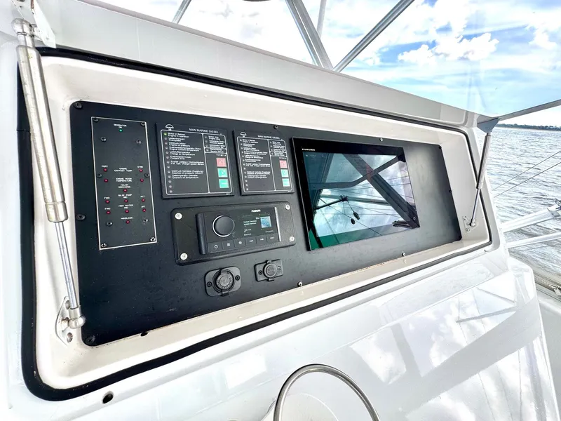 Slide: The Image of Viking 50 Convertible 2000 - 11