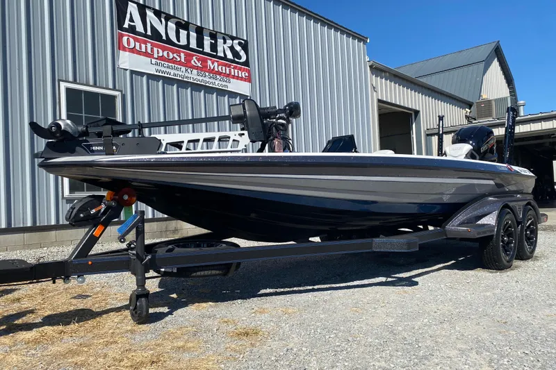 Slide: The Image of 2026 Skeeter FXR21 FLEX boat on trailer at Angler's Outpost & Marine. - 4