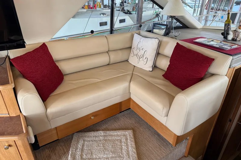 Slide: The Image of Interior view from 1999 Bayliner 3988 Command Bridge Motoryacht, showcasing window and blinds. - 10