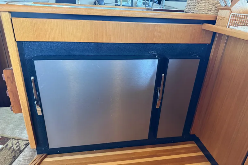 Slide: The Image of Hanging wine glasses in 1999 Bayliner 3988 Command Bridge Motoryacht interior. - 18