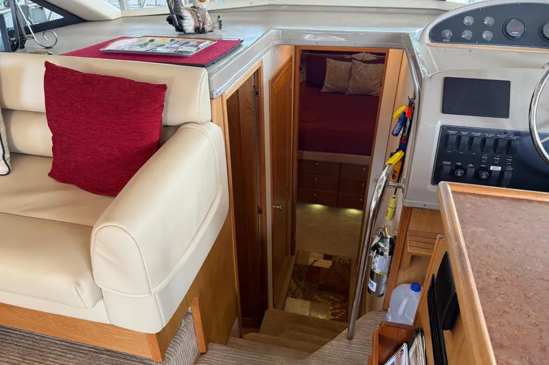 Slide: The Image of Garmin fishfinder display on 1999 Bayliner 3988 Command Bridge Motoryacht showing depth and sonar data. - 31