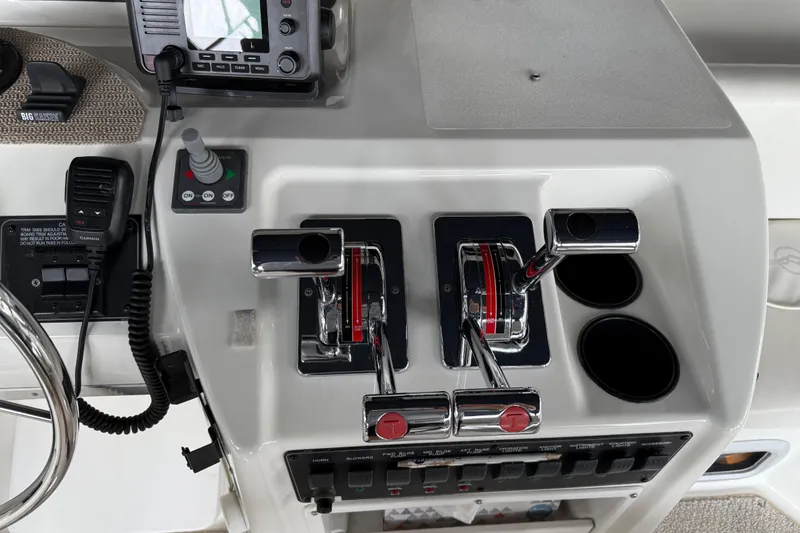 Slide: The Image of Garmin navigation display on 1999 Bayliner 3988 Command Bridge Motoryacht, showing GPS and radar data. - 65