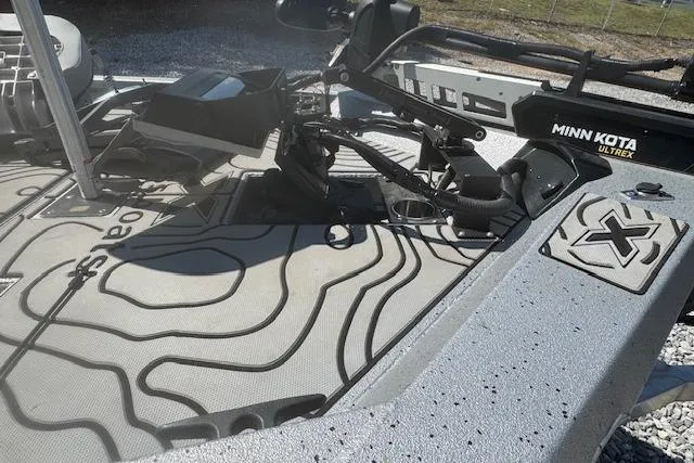 Slide: The Image of 2022 Xpress X19 Pro boat deck with Minn Kota Ultrex trolling motor. - 15