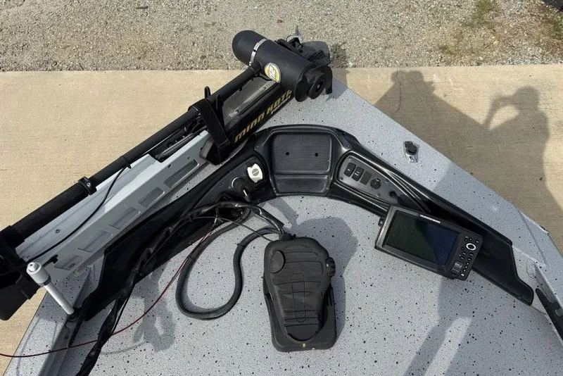 Slide: The Image of 2016 Xpress XCLUSIVE SERIES X21 boat dashboard with trolling motor and fish finder. - 4