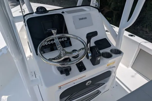 Slide: The Image of Sea Pro 210 DLX BAY 2026 - 3