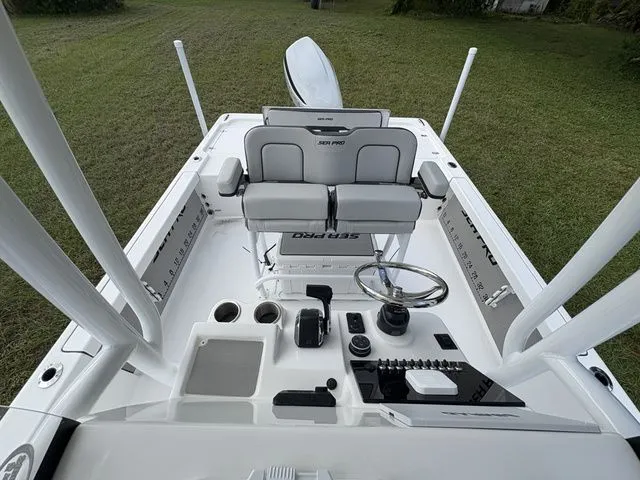 Slide: The Image of Sea Pro 250 DLX BAY 2026 - 14