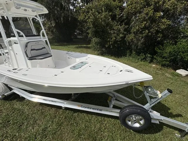 Slide: The Image of Sea Pro 250 DLX BAY 2026 - 4