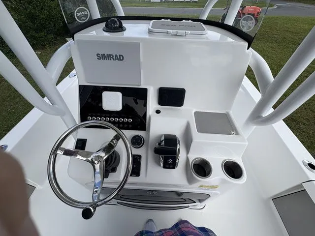 Slide: The Image of Sea Pro 250 DLX BAY 2026 - 7