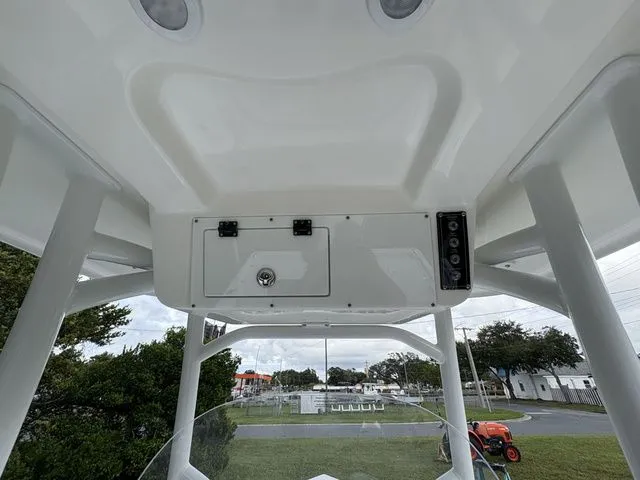 Slide: The Image of Sea Pro 250 DLX BAY 2026 - 8