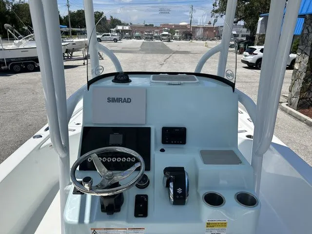 Slide: The Image of Sea Pro 250 DLX BAY 2025 - 5