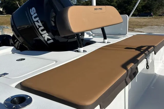 Slide: The Image of Sea Pro 172 Bay 2025 - 6