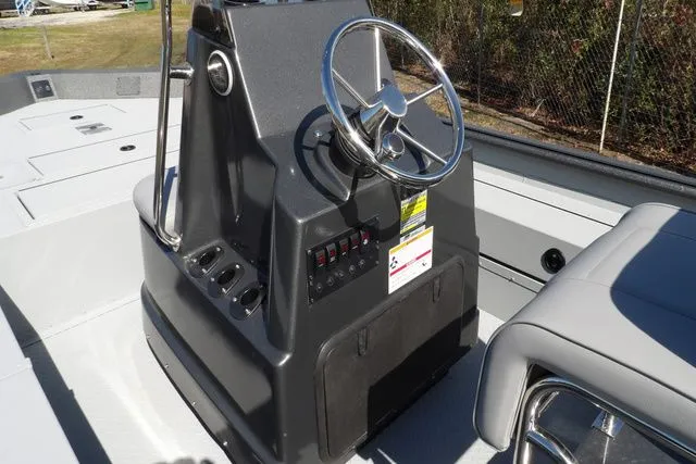 Slide: The Image of SeaArk SHADOW 20T ELITE CC 2024 - 4