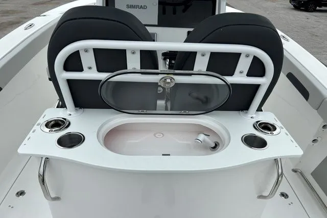 Slide: The Image of Sea Pro 262 DLX OFFSHORE 2025 - 12