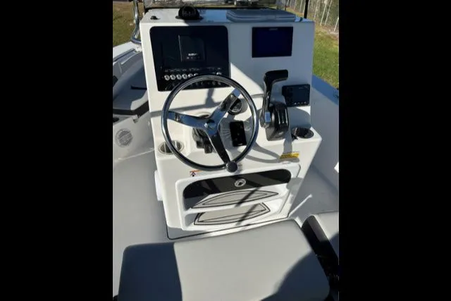 Slide: The Image of Sea Pro 202 CC 2025 - 5