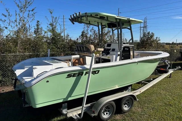 Slide: The Image of Sea Pro 222 CC 2025 - 5