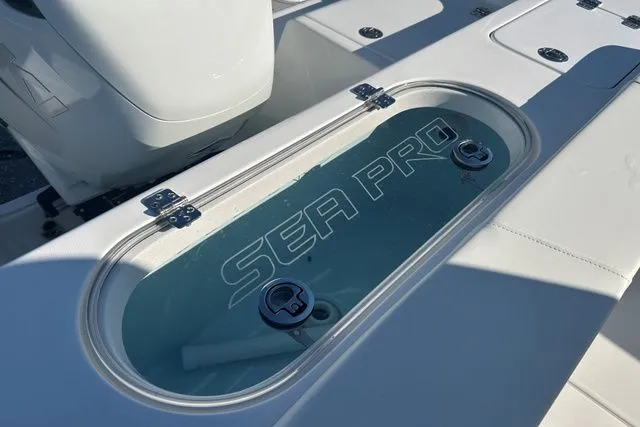 Slide: The Image of Sea Pro 242 DLX DEEP-V 2025 - 10