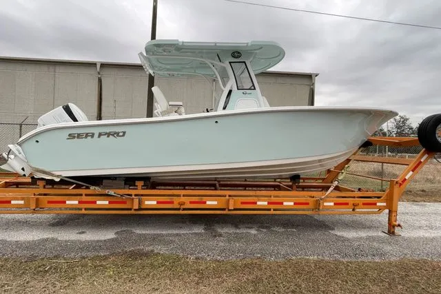 Slide: The Image of Sea Pro 242 DLX DEEP-V 2025 - 2