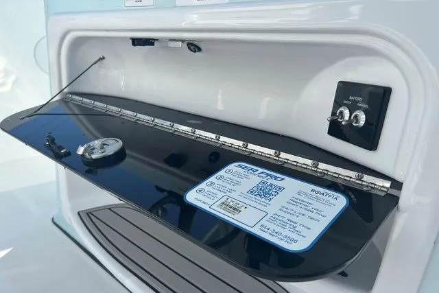 Slide: The Image of Sea Pro 242 DLX DEEP-V 2025 - 7