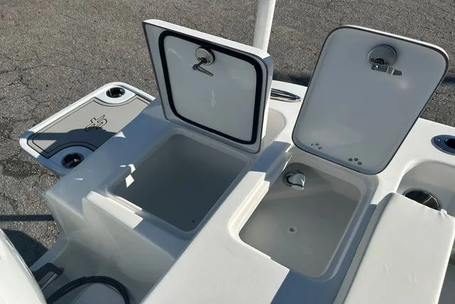 Slide: The Image of Sea Pro 242 DLX DEEP-V 2025 - 9