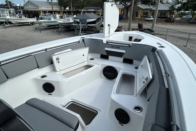 Slide: The Image of Sea Pro 292 Offshore 2025 - 12