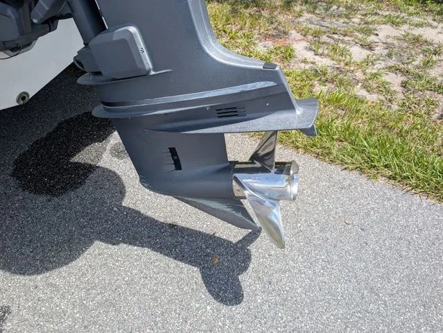 Slide: The Image of Sea Pro 206 Center Console 2004 - 10