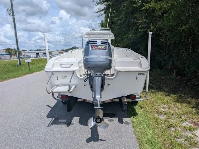 Slide: The Image of Sea Pro 206 Center Console 2004 - 3