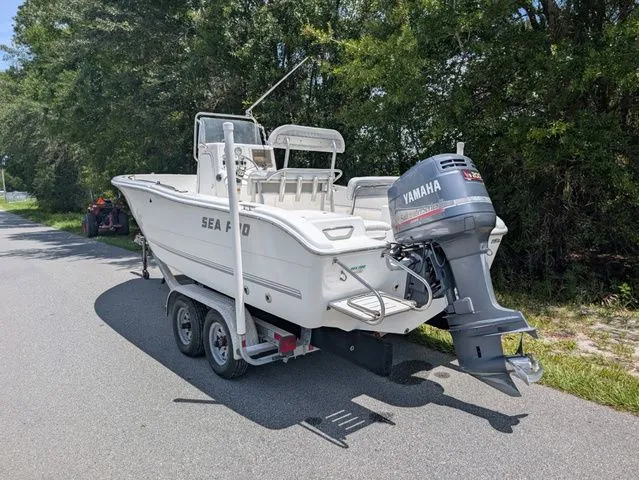 Slide: The Image of Sea Pro 206 Center Console 2004 - 4