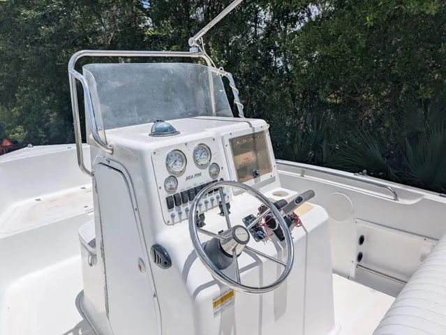 Slide: The Image of Sea Pro 206 Center Console 2004 - 6