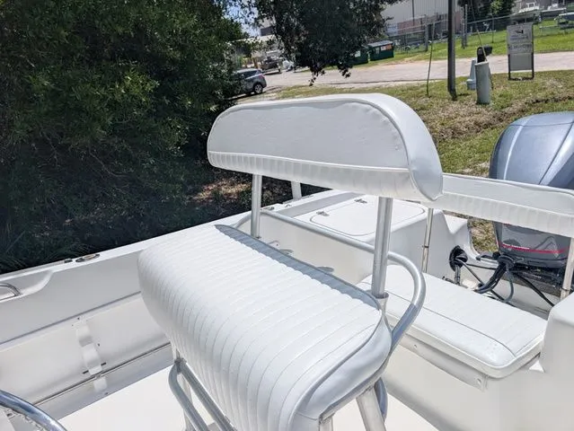 Slide: The Image of Sea Pro 206 Center Console 2004 - 7