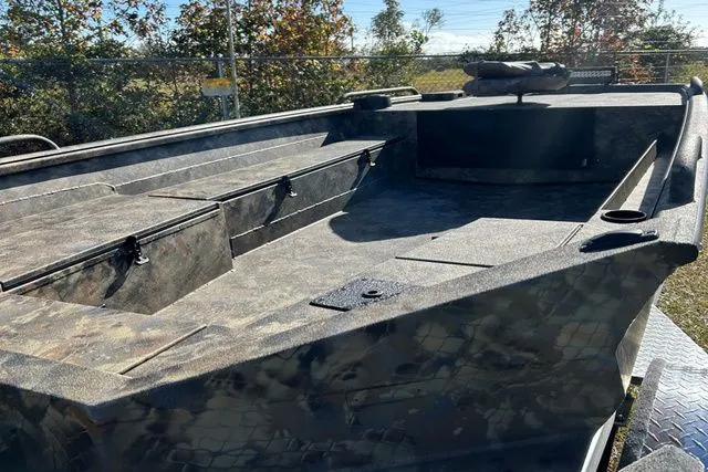 Slide: The Image of Excel 1860 Viper F4 2025 - 3