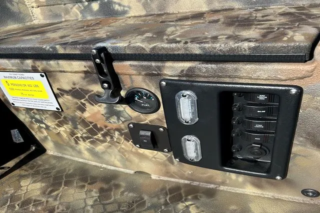 Slide: The Image of Excel 1860 Viper F4 2025 - 4