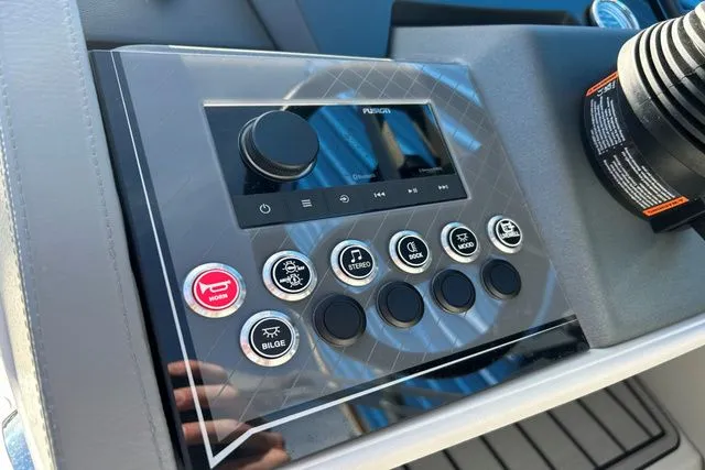 Slide: The Image of Avalon 2585 CATALINA REAR FISH 2024 - 5