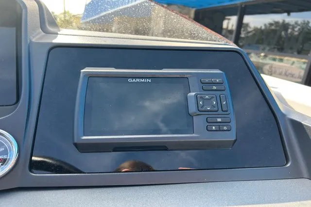 Slide: The Image of Avalon 2585 CATALINA REAR FISH 2024 - 6