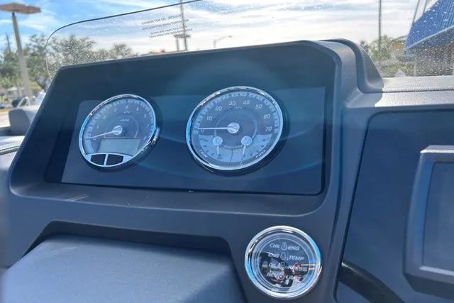 Slide: The Image of Avalon 2585 CATALINA REAR FISH 2024 - 8