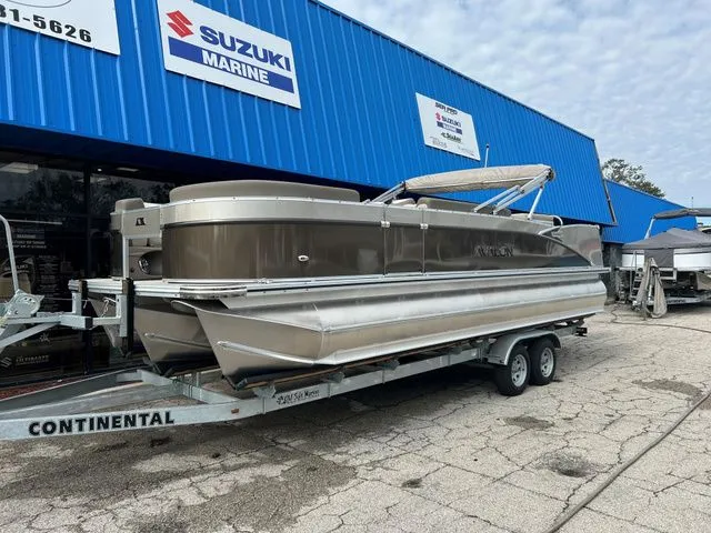 Slide: The Image of Avalon 2585 CATALINA REAR FISH 2024 - 1