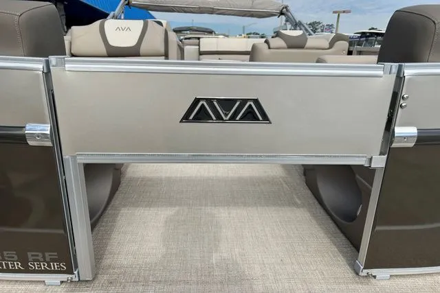 Slide: The Image of Avalon 2585 CATALINA REAR FISH 2024 - 3