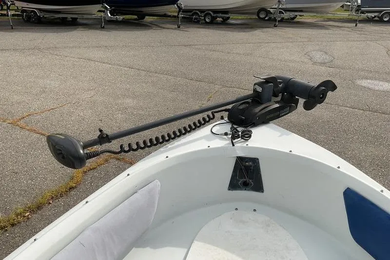 Slide: The Image of 1999 Starcraft 1809 Fish & Ski boat with trolling motor on deck. - 5